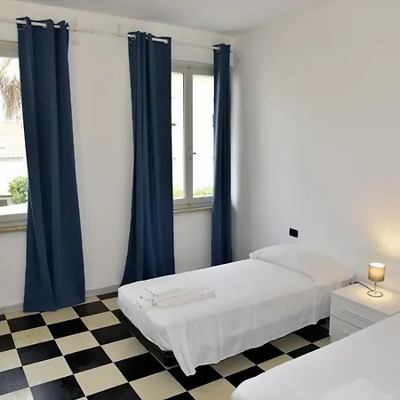 Mediterraneo Rooms Cecina Penzion 3*