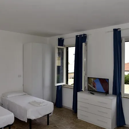 Mediterraneo Rooms Cecina Penzion 3*
